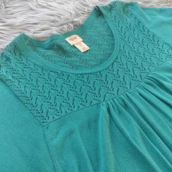 Turquoise top - Picture 2 of 4